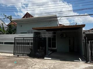 Haus zum Kauf mit 2 Zimmer in Wang Thonglang, Bangkok