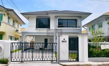 Casa en venta de 4 habitaciones en Thalang, Phuket