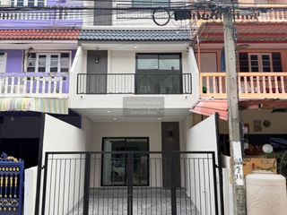 Reihenhaus zum Kauf mit 3 Zimmer in Chom Thong, Bangkok