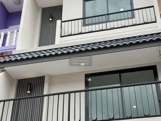 Reihenhaus zum Kauf mit 3 Zimmer in Chom Thong, Bangkok