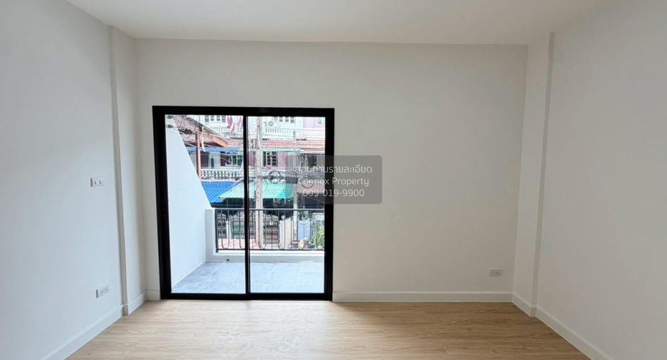 Reihenhaus zum Kauf mit 3 Zimmer in Chom Thong, Bangkok