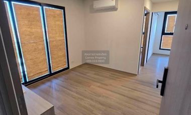 Condo en venta de 2 habitaciones en Bangkok Noi, Bangkok