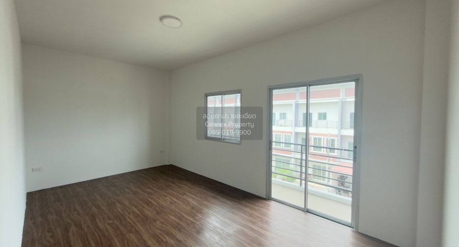 For sale 4 bedrooms townhouse in Sai Noi, Nonthaburi