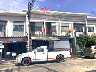 For sale 3 bedrooms townhouse in Khlong Luang, Pathum Thani
