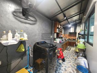 Casa adosada en venta de 3 habitaciones en Nong Khaem, Bangkok