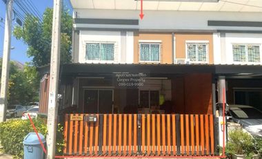 Casa adosada en venta de 3 habitaciones en Bang Sao Thong, Samut Prakan