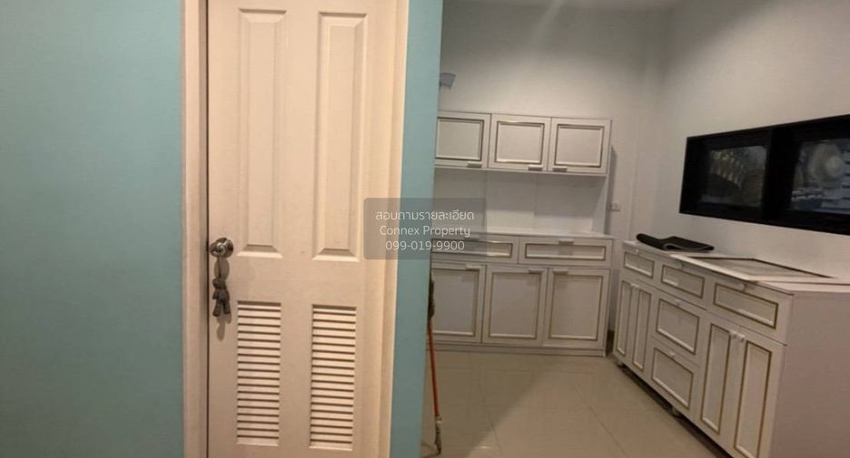 For sale 3 bedrooms townhouse in Khlong Luang, Pathum Thani