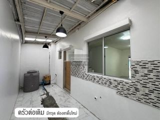 Casa adosada en venta de 3 habitaciones en Bang Khun Thian, Bangkok