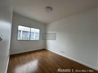 Casa adosada en venta de 3 habitaciones en Bang Khun Thian, Bangkok