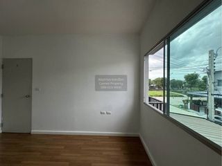 Casa adosada en venta de 3 habitaciones en Bang Khun Thian, Bangkok