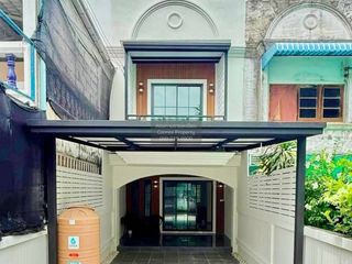 Casa adosada en venta de 2 habitaciones en Bang Khen, Bangkok