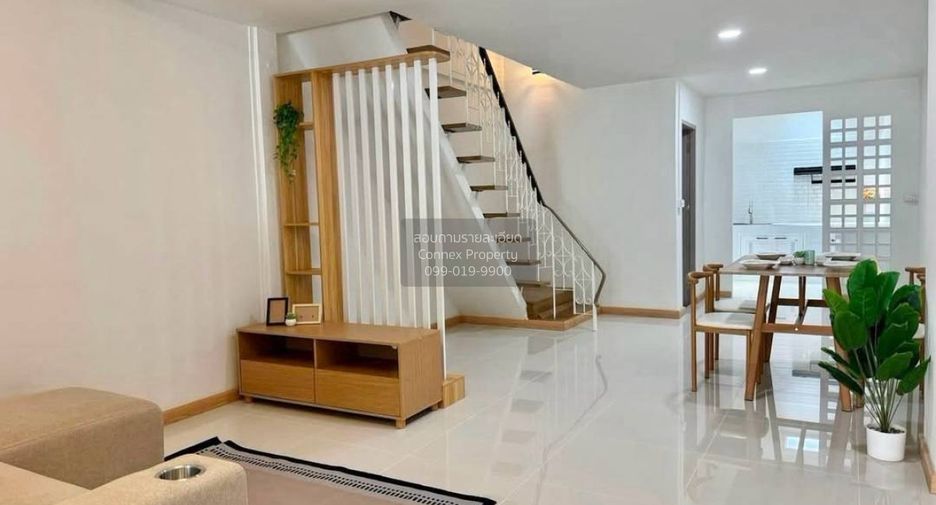 Casa adosada en venta de 2 habitaciones en Bang Khen, Bangkok