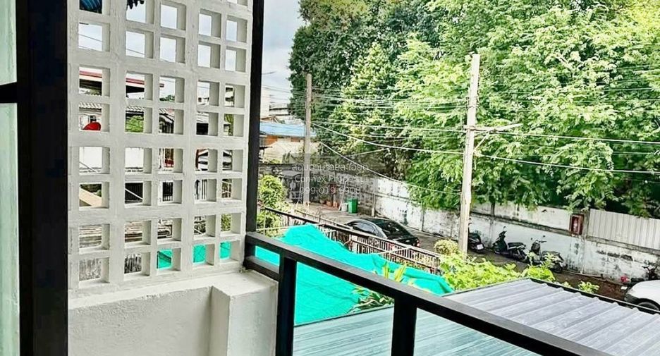 Casa adosada en venta de 2 habitaciones en Bang Khen, Bangkok