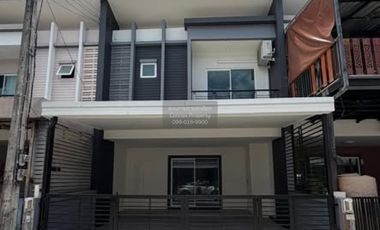 出售 3 卧室 联排别墅 在 Phuket Town, 普吉
