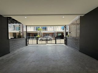 出售 3 卧室 联排别墅 在 Phuket Town, 普吉
