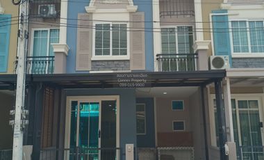 Casa adosada en venta de 3 habitaciones en Thanyaburi, Pathum Thani