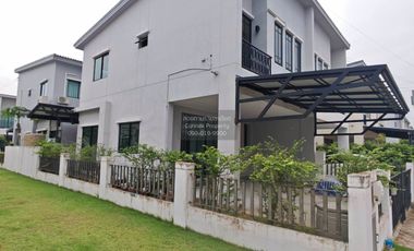 Casa adosada en venta de 3 habitaciones en Bang Bo, Samut Prakan