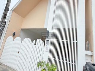 出售 2 卧室 联排别墅 在 Phuket Town, 普吉