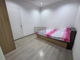 Casa adosada en venta de 3 habitaciones en Bang Khun Thian, Bangkok