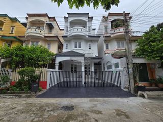 Casa en venta de 4 habitaciones en Don Mueang, Bangkok