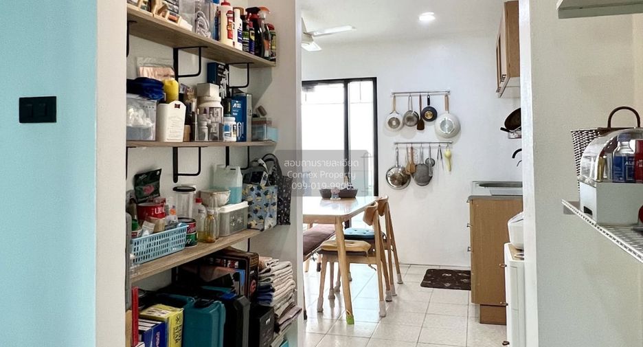 Casa adosada en venta de 3 habitaciones en Bang Khun Thian, Bangkok