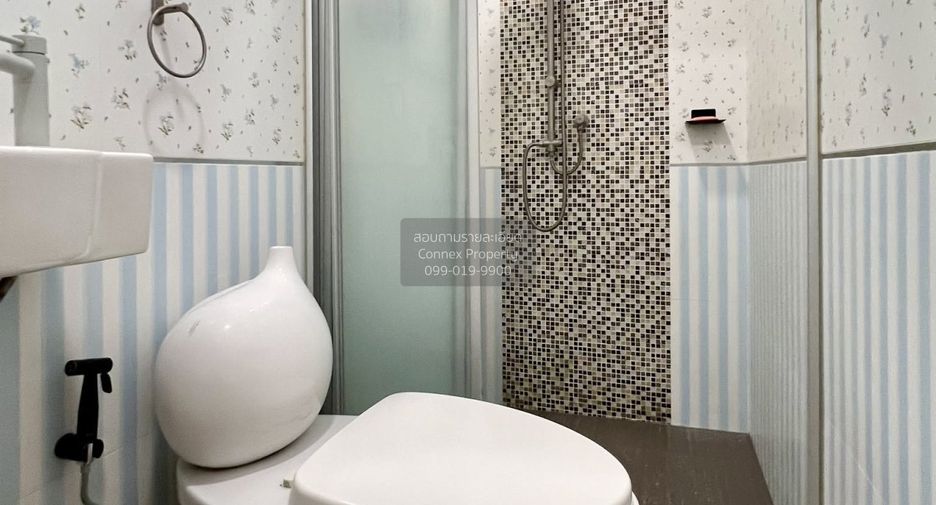 Casa adosada en venta de 3 habitaciones en Bang Khun Thian, Bangkok