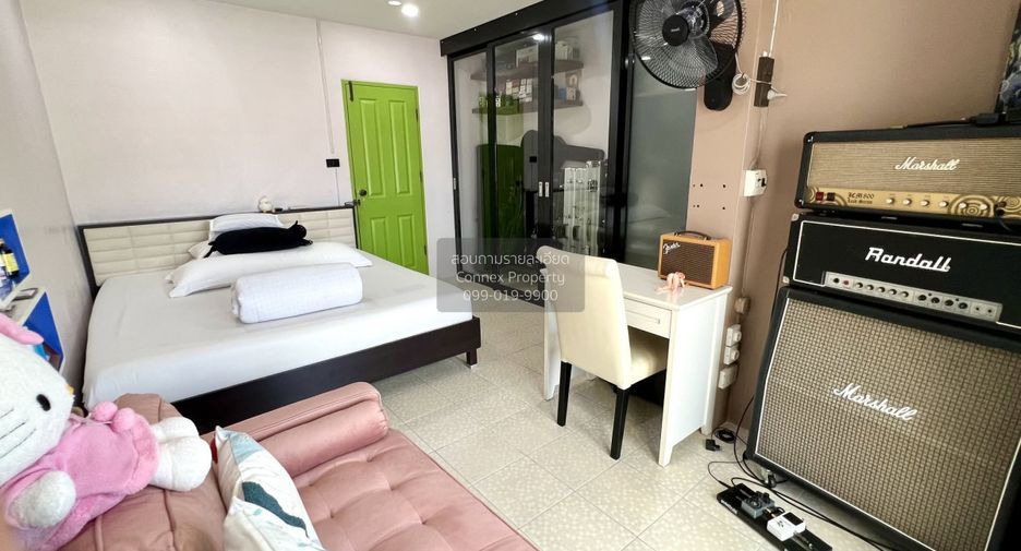 Casa adosada en venta de 3 habitaciones en Bang Khun Thian, Bangkok