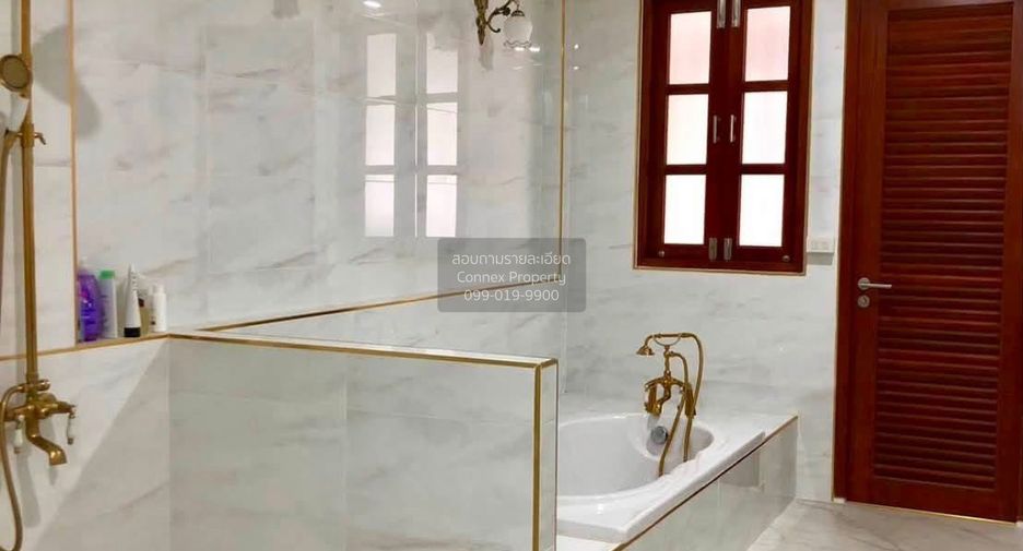 Casa adosada en venta de 3 habitaciones en Huai Khwang, Bangkok