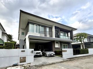Casa en venta de 5 habitaciones en Bang Khen, Bangkok