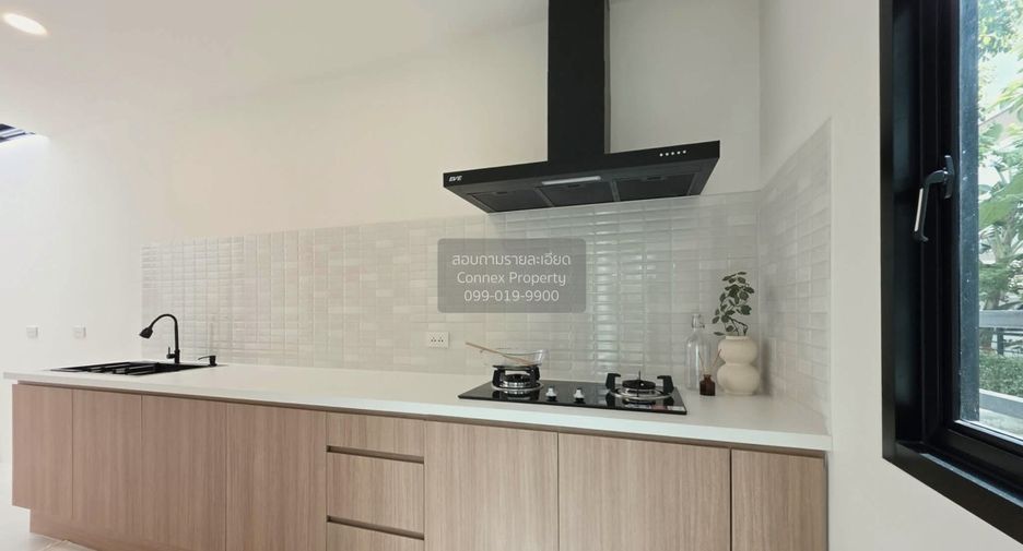 For sale 4 bedrooms townhouse in Lam Luk Ka, Pathum Thani