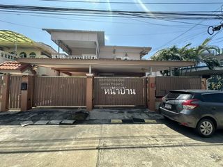 Haus zum Kauf mit 9 Zimmer in Chom Thong, Bangkok