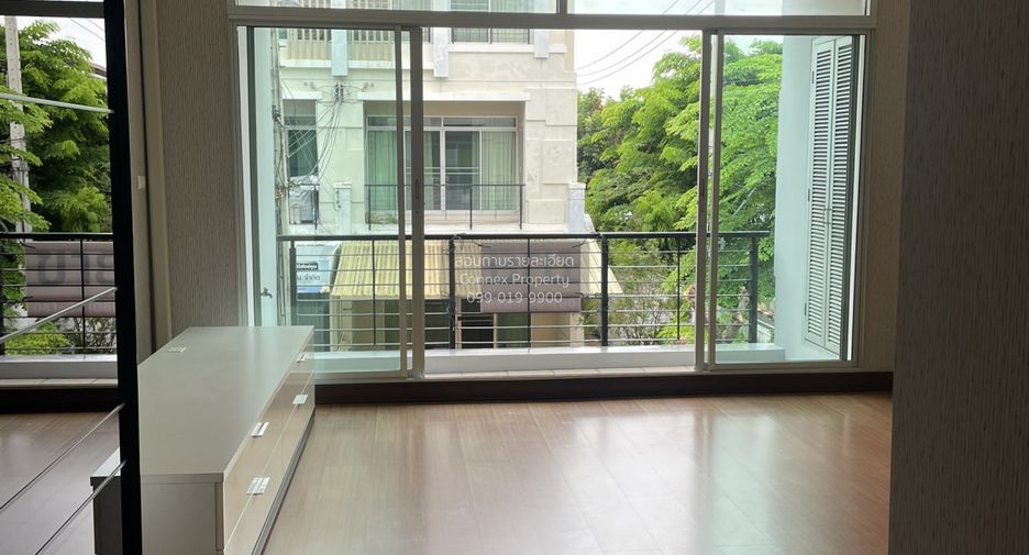 For sale 3 bedrooms townhouse in Prawet, Bangkok