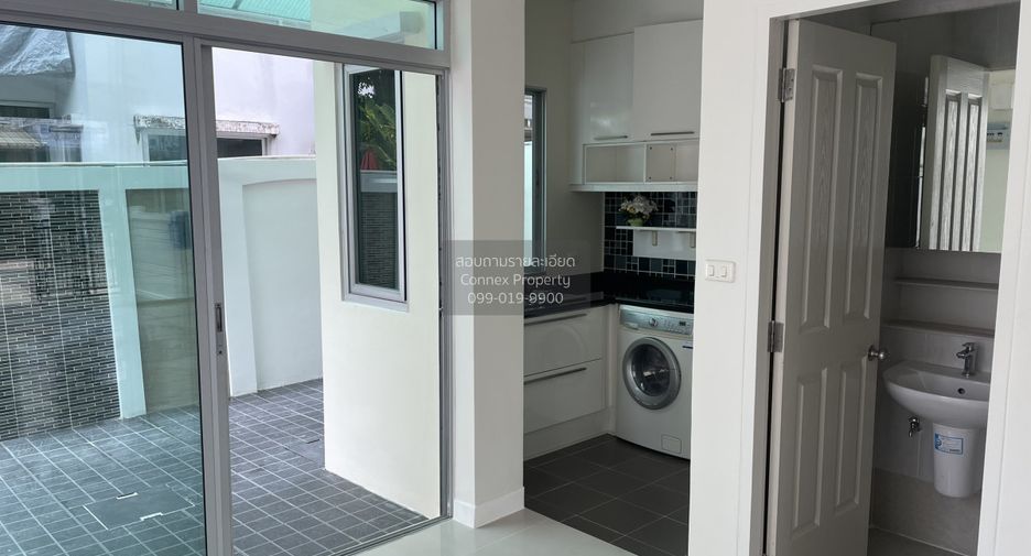 For sale 3 bedrooms townhouse in Prawet, Bangkok