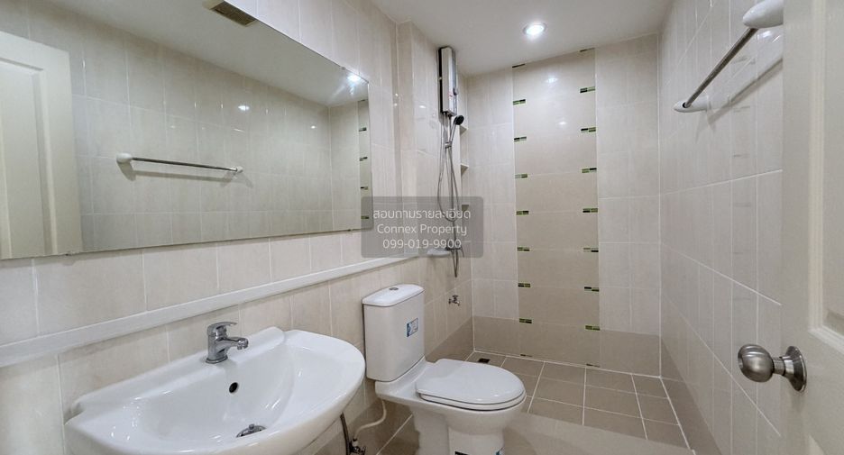 For sale 3 bedrooms townhouse in Prawet, Bangkok