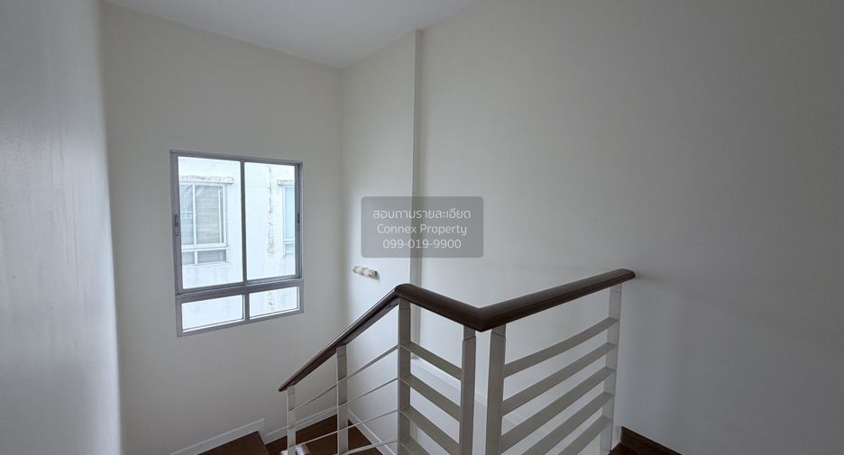 For sale 3 bedrooms townhouse in Prawet, Bangkok