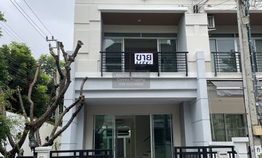 For sale 3 bedrooms townhouse in Prawet, Bangkok