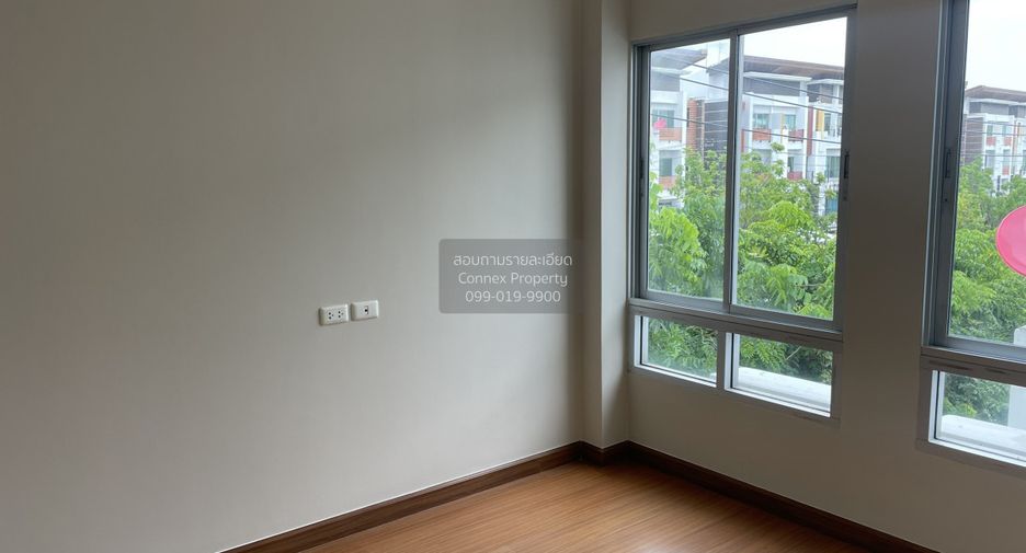 For sale 3 bedrooms townhouse in Prawet, Bangkok