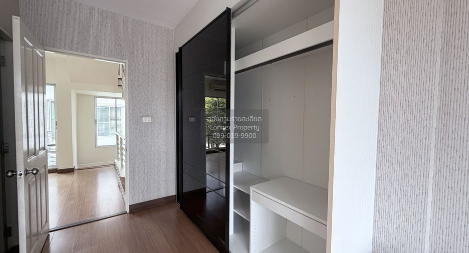 For sale 3 bedrooms townhouse in Prawet, Bangkok