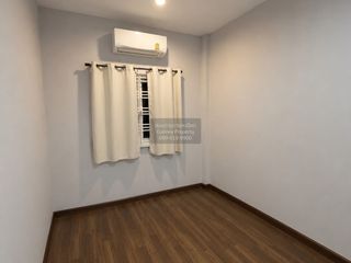 Casa adosada en venta de 3 habitaciones en Sai Mai, Bangkok