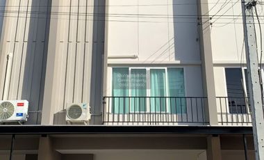 For sale 3 bedrooms townhouse in Sai Mai, Bangkok
