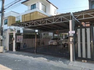 À vendre 4 chambres maison à Chatuchak, Bangkok