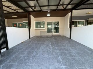 Casa adosada en venta de 2 habitaciones en Bang Khun Thian, Bangkok