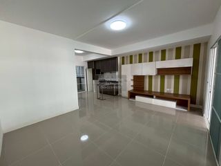 Casa adosada en venta de 2 habitaciones en Bang Khun Thian, Bangkok