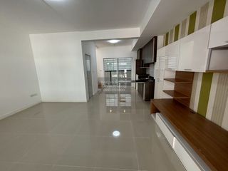 Casa adosada en venta de 2 habitaciones en Bang Khun Thian, Bangkok