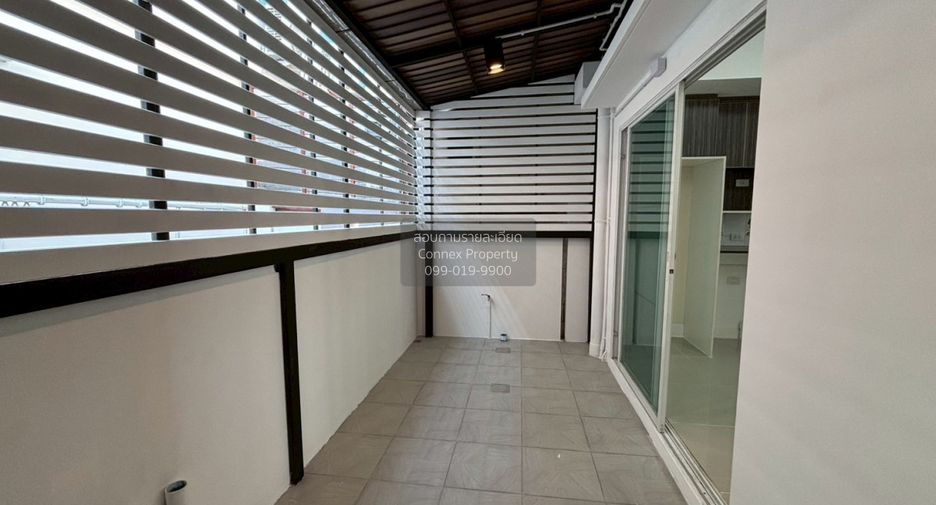 Casa adosada en venta de 2 habitaciones en Bang Khun Thian, Bangkok