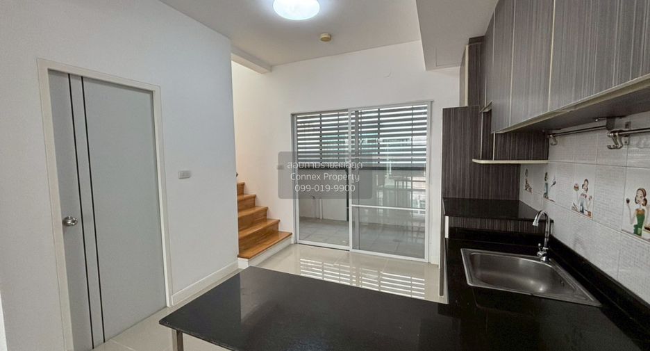 Casa adosada en venta de 2 habitaciones en Bang Khun Thian, Bangkok