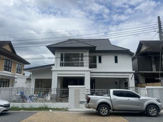 Casa en venta de 4 habitaciones en Lat Phrao, Bangkok