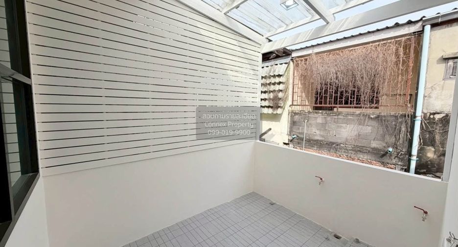 Casa adosada en venta de 2 habitaciones en Chatuchak, Bangkok
