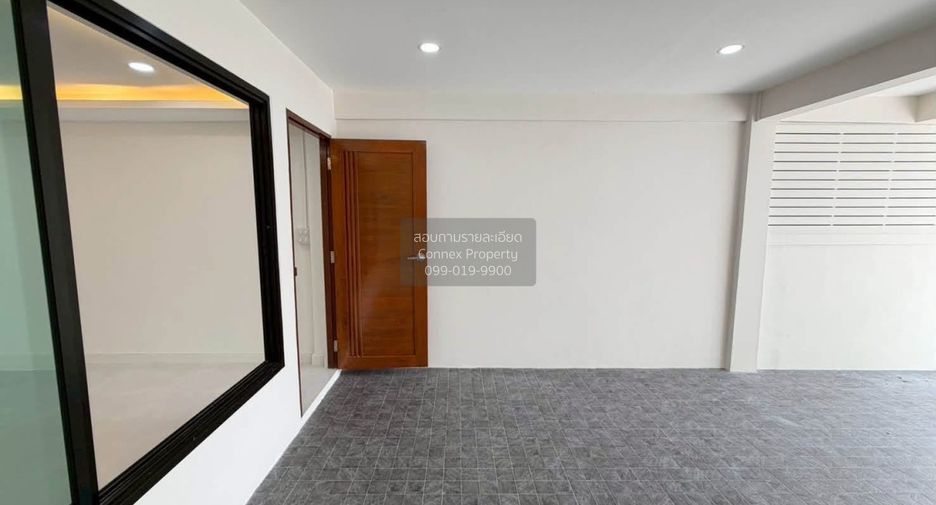 Casa adosada en venta de 2 habitaciones en Chatuchak, Bangkok