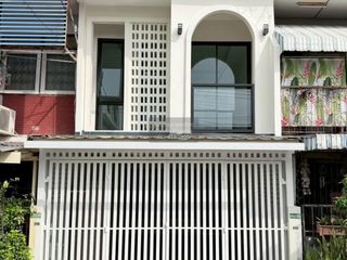 Casa adosada en venta de 2 habitaciones en Chatuchak, Bangkok